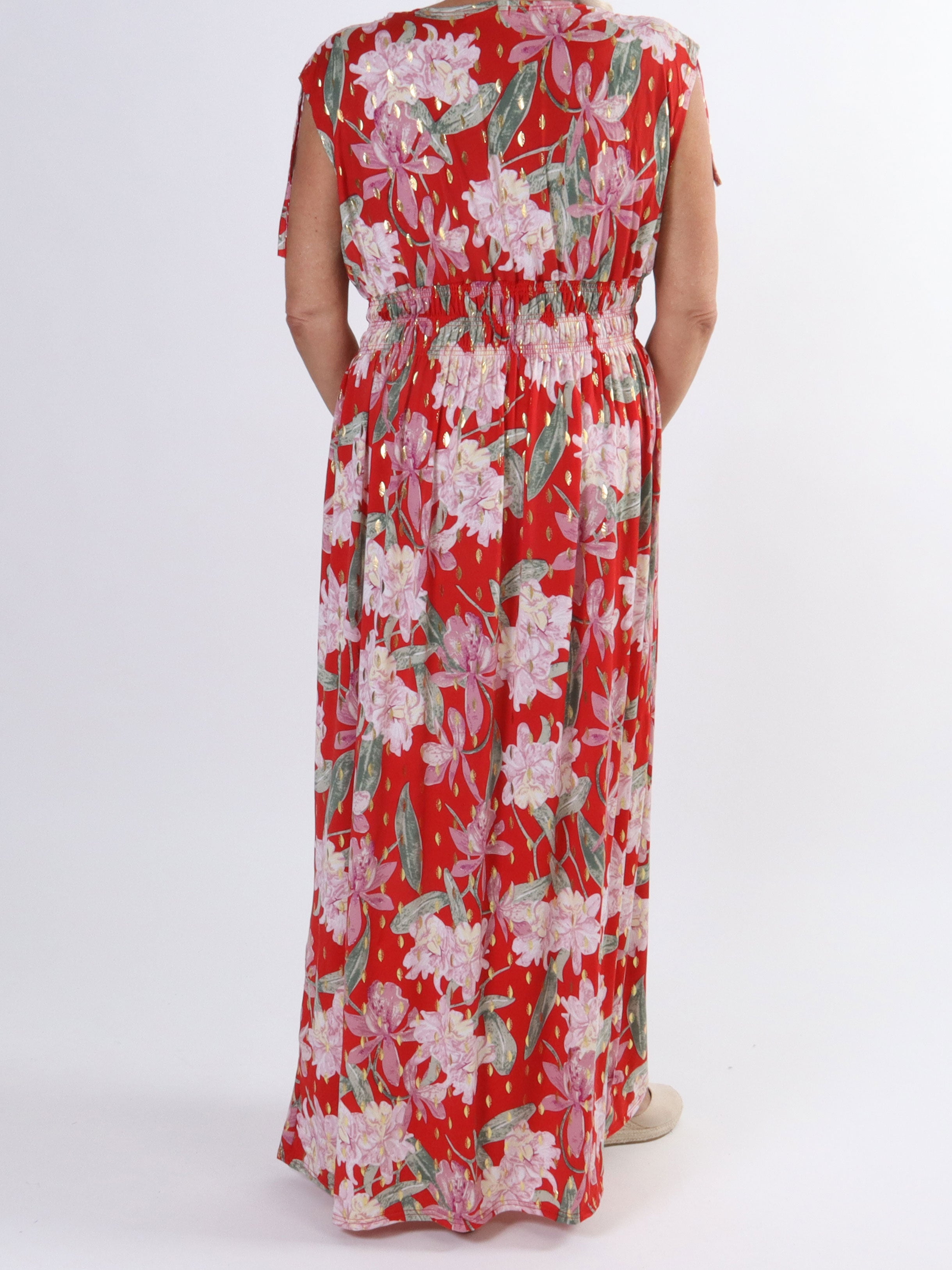 Pams Flower Sleeveless - Lang blomstret plus size kjole i krølfrit stof